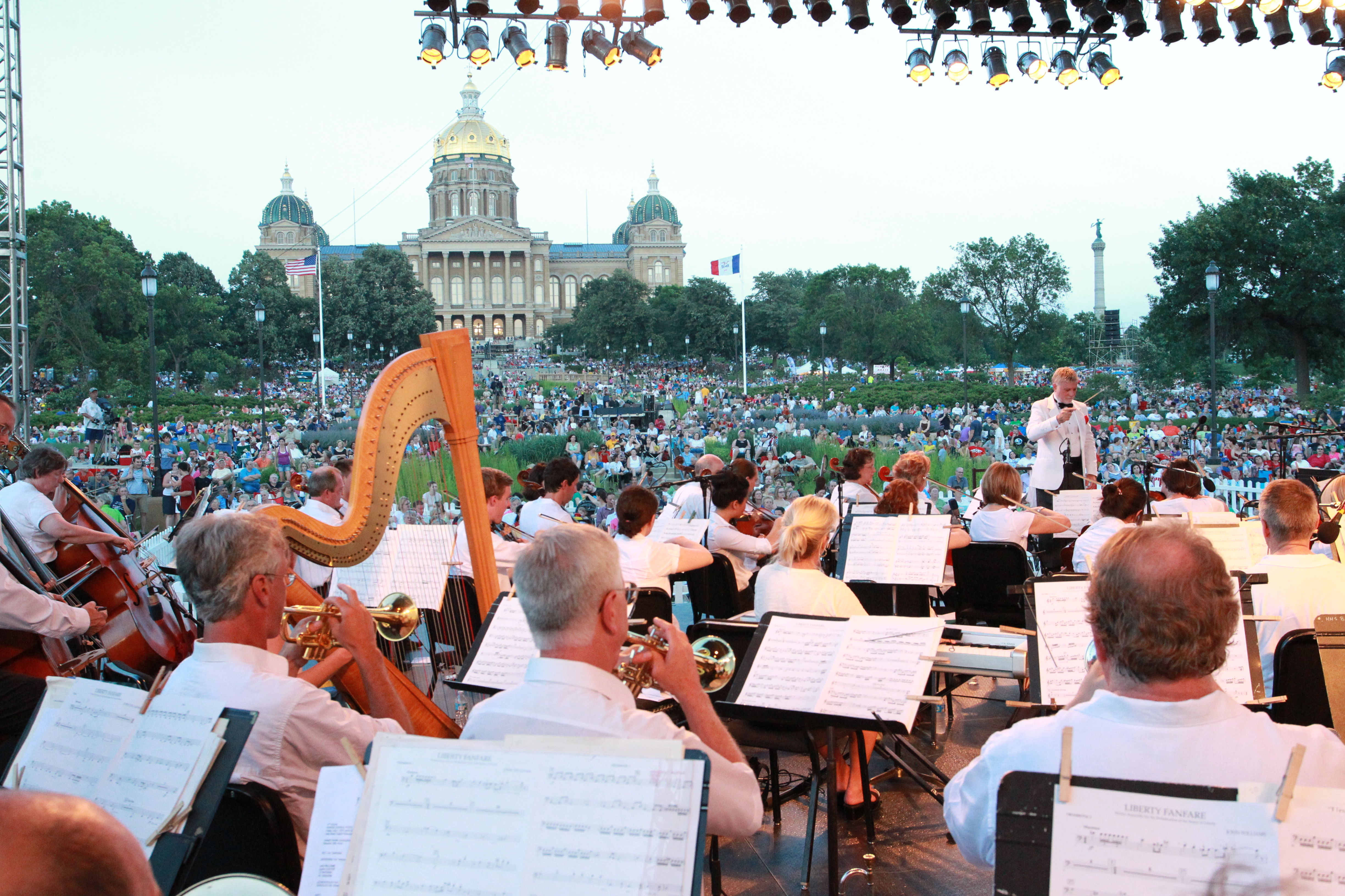 The 2011 Yankee Doodle Pops. Photo credit: Chris Maharry, courtesy of the Des Moines Symphony